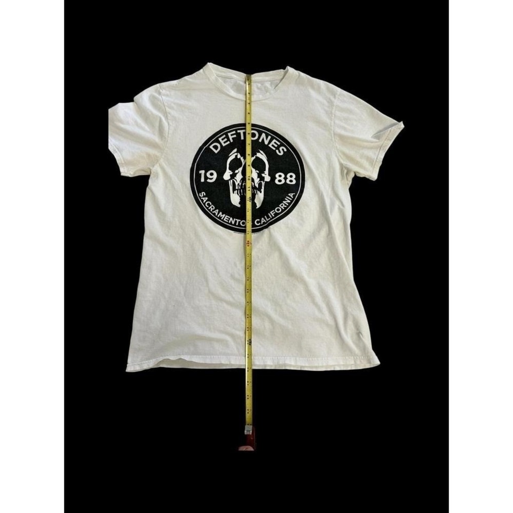 2016 Deftones T Shirt Skulls Size Small No Size Tag Underarm Stains‎ Sacramento - Picture 6 of 7